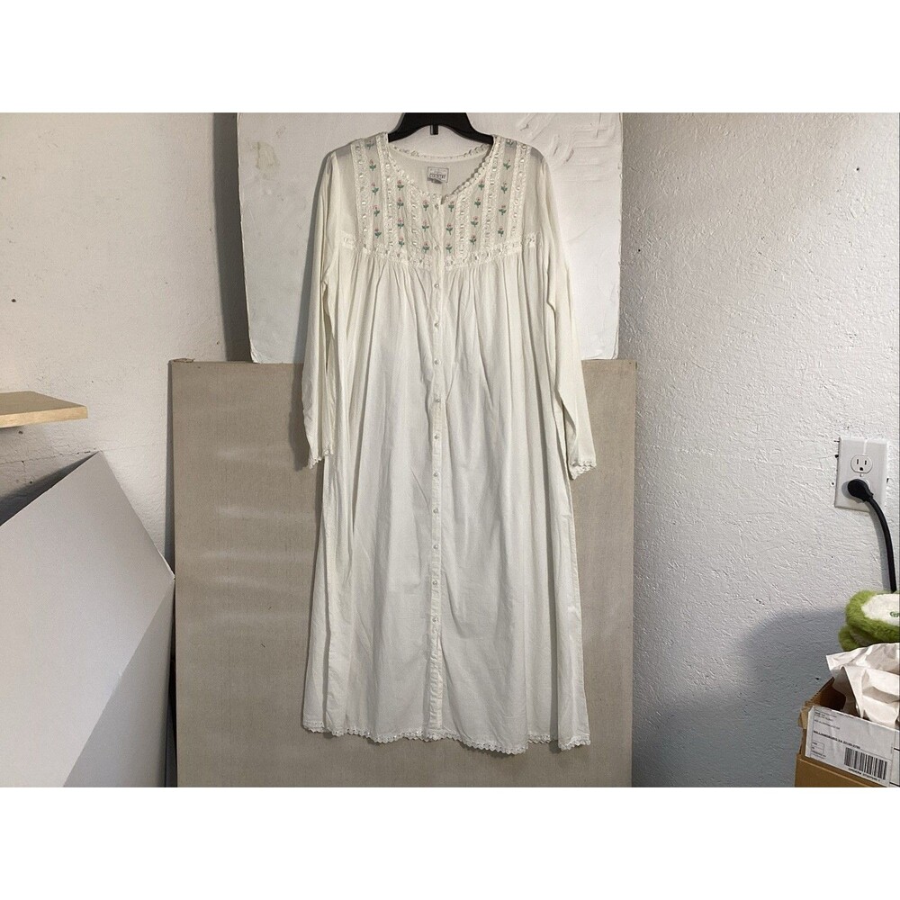 vtg Erika Taylor country cotton long sz M embroidered prairie flowers